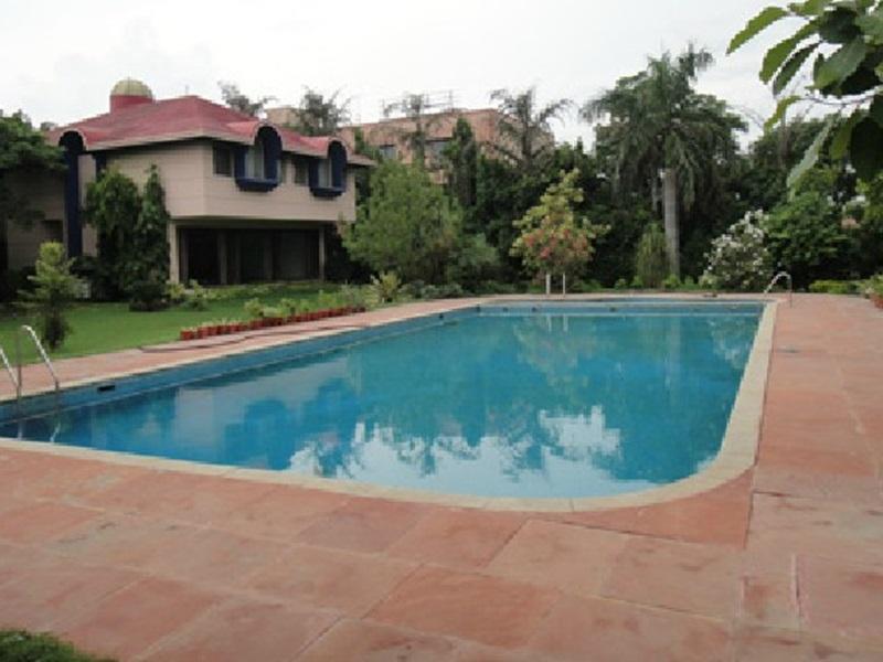 Govardhan Shri Radha Brij Vasundhara Resort & Spa מראה חיצוני תמונה