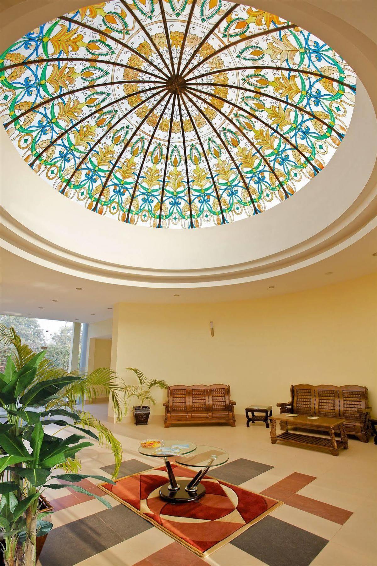 Govardhan Shri Radha Brij Vasundhara Resort & Spa מראה חיצוני תמונה