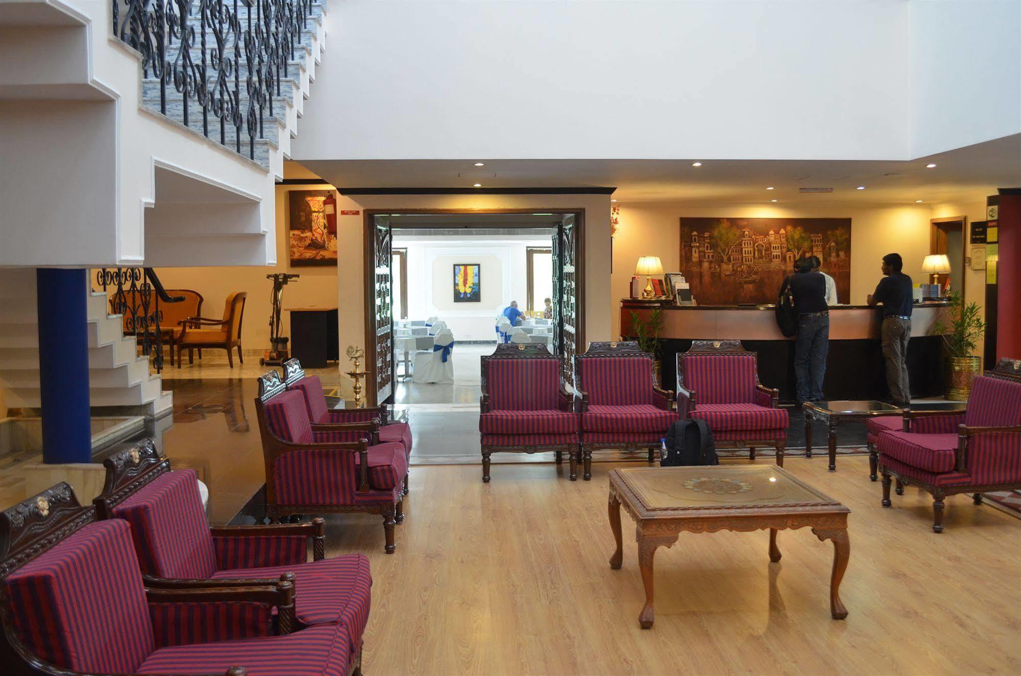 Govardhan Shri Radha Brij Vasundhara Resort & Spa מראה חיצוני תמונה