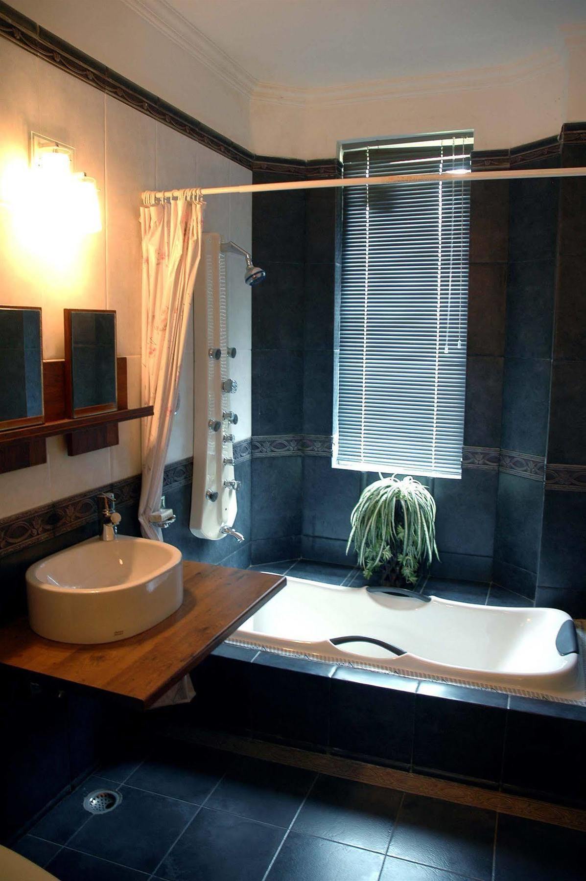 Govardhan Shri Radha Brij Vasundhara Resort & Spa מראה חיצוני תמונה