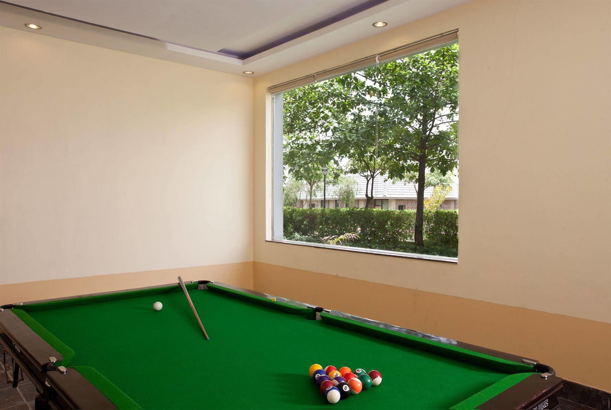 Govardhan Shri Radha Brij Vasundhara Resort & Spa מראה חיצוני תמונה