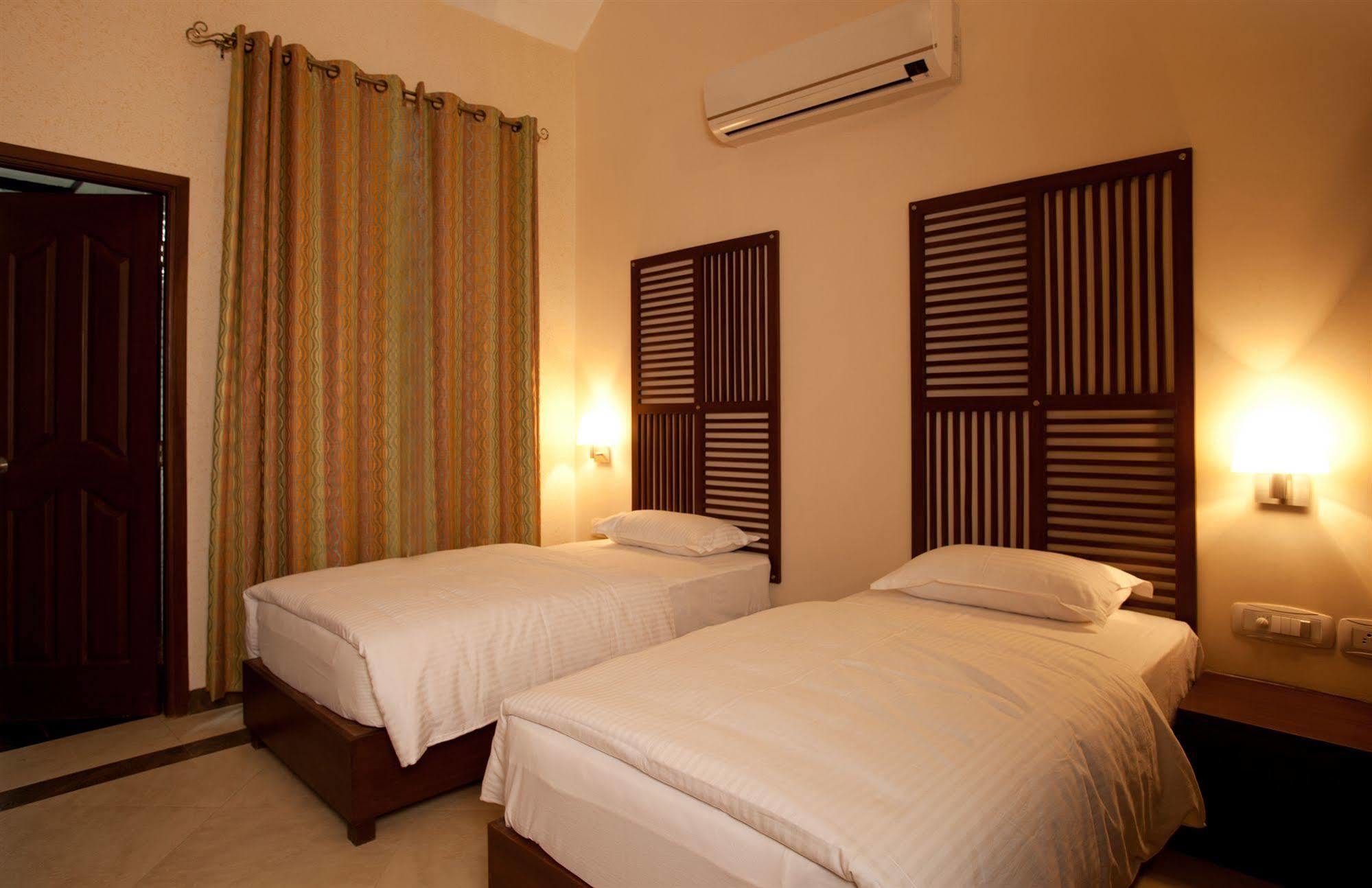 Govardhan Shri Radha Brij Vasundhara Resort & Spa מראה חיצוני תמונה