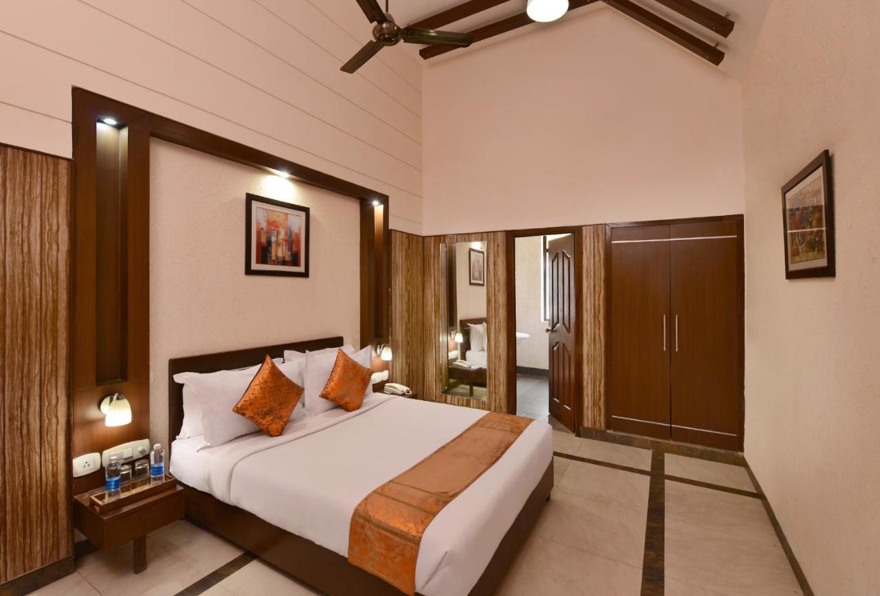 Govardhan Shri Radha Brij Vasundhara Resort & Spa מראה חיצוני תמונה