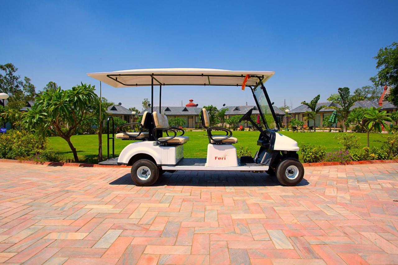 Govardhan Shri Radha Brij Vasundhara Resort & Spa מראה חיצוני תמונה