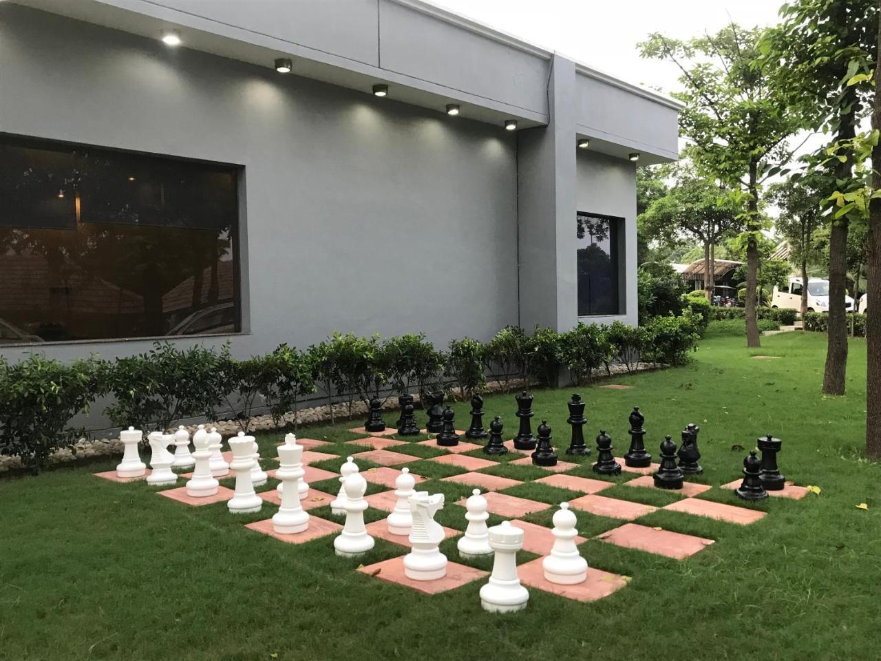 Govardhan Shri Radha Brij Vasundhara Resort & Spa מראה חיצוני תמונה